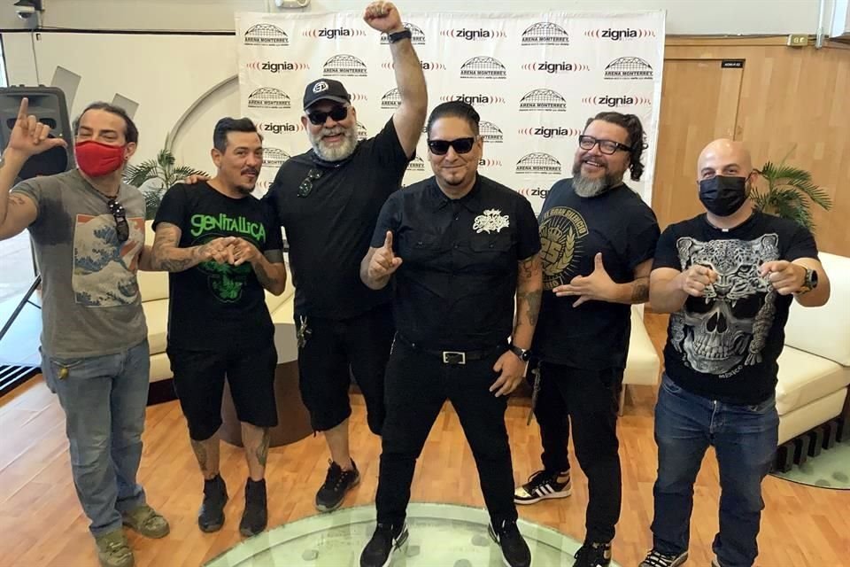 Los músicos (de Izq. a Der.) Beno y Gallo (Genitallica), Wiwa (Gran Silencio), Big Javi (Inspector), Tony (Gran Silencio) y Antulio (Genitallica) anunciaron el espectáculo.