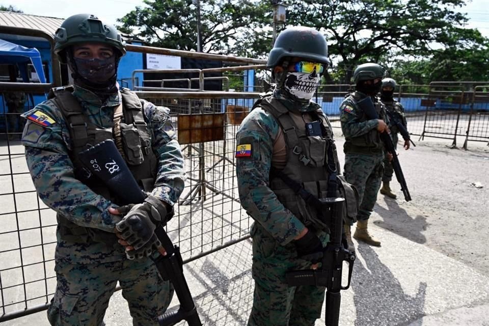 Ejército de Ecuador resguarda la prisión Guayas 1.