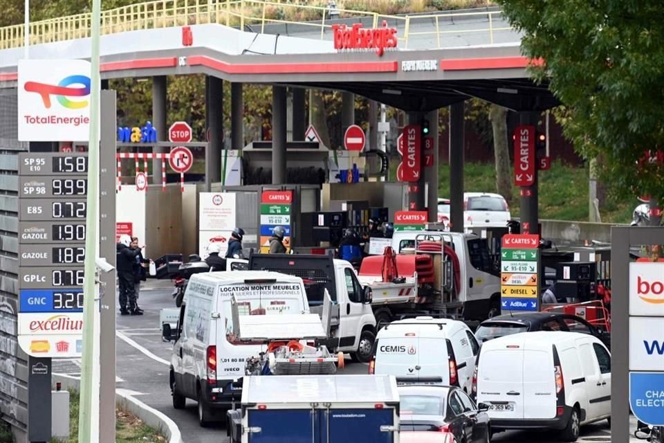 Las reservas de diesel se están agotando tras la huelga en las refinerías de Francia.