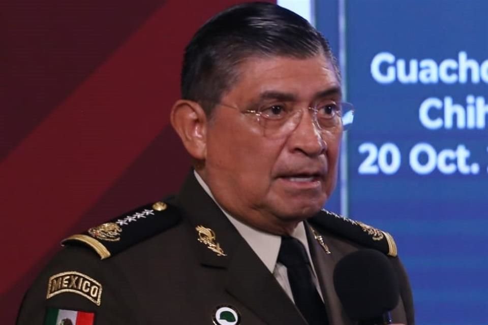 Luis Cresencio Sandoval, Secretario de la Defensa Nacional.