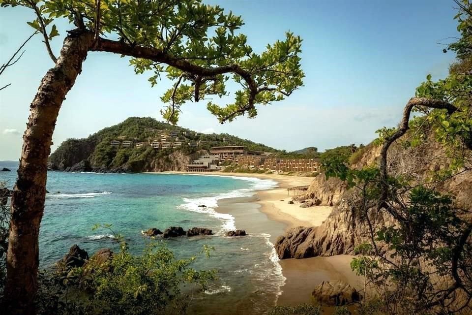 Aspectos del Four Seasons Resort Tamarindo, ubicado a 37 kilómetros de Barra de Navidad, en el Municipio de La Huerta, Jalisco, que abrió el 7 de noviembre de 2022.