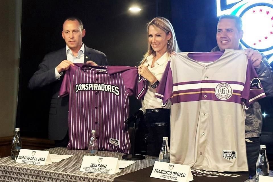 Inés Sainz encabezó la presentación.