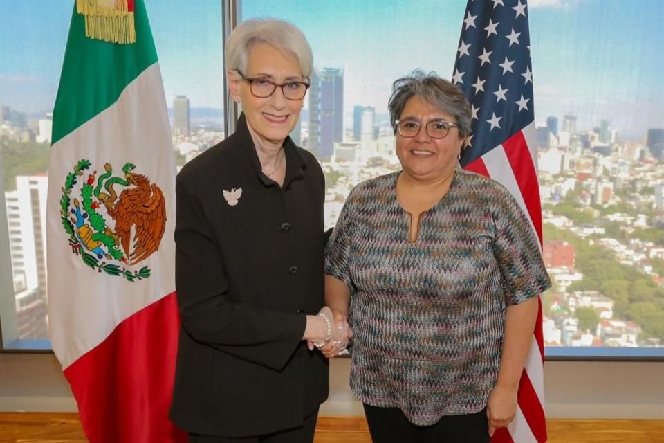 Wendy Sherman, secretaria adjunta de Estado de EU, y Raquel Buenrostro, titular de SE.