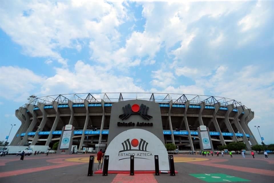 Martí Batres, afirmó ayer que hay un nuevo proyecto para intervenir el Estadio Azteca y que el anterior, rechazado por colonos por contemplar la construcción de un hotel y centro comercial alrededor, fue retirado.