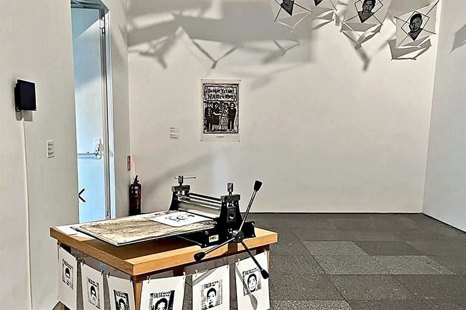 'Gráfica móvil', proyecto de Demián Flores expuesto en el Museo Reina Sofía de España, que ahora llevará al MUAC.