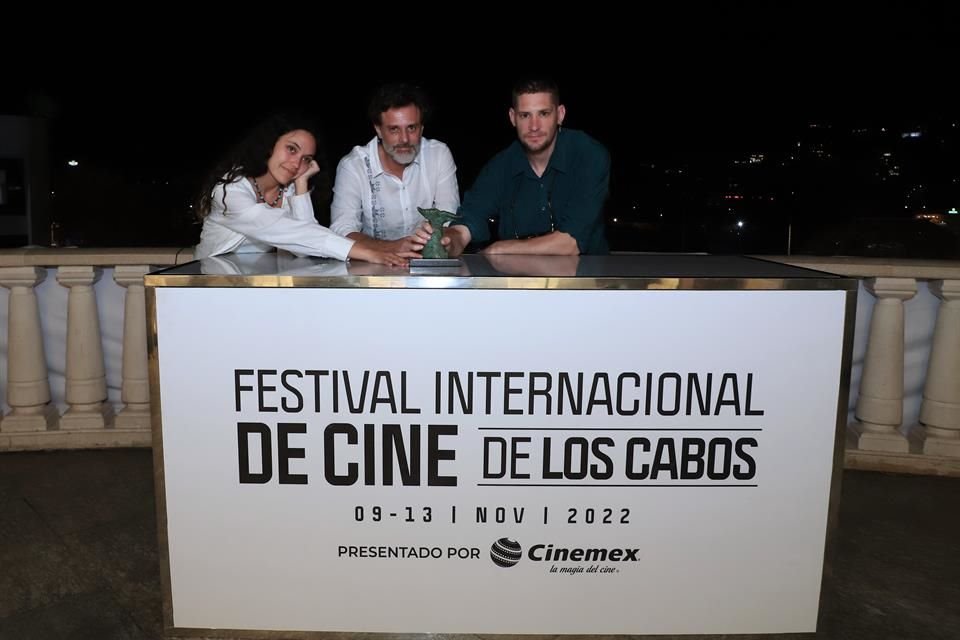 Fernando Guzzoni, Laura López y Pablo Zimbrón acudieron a la premiere de 'Blanquita' en el Festival Internacional de Cine de Los Cabos.