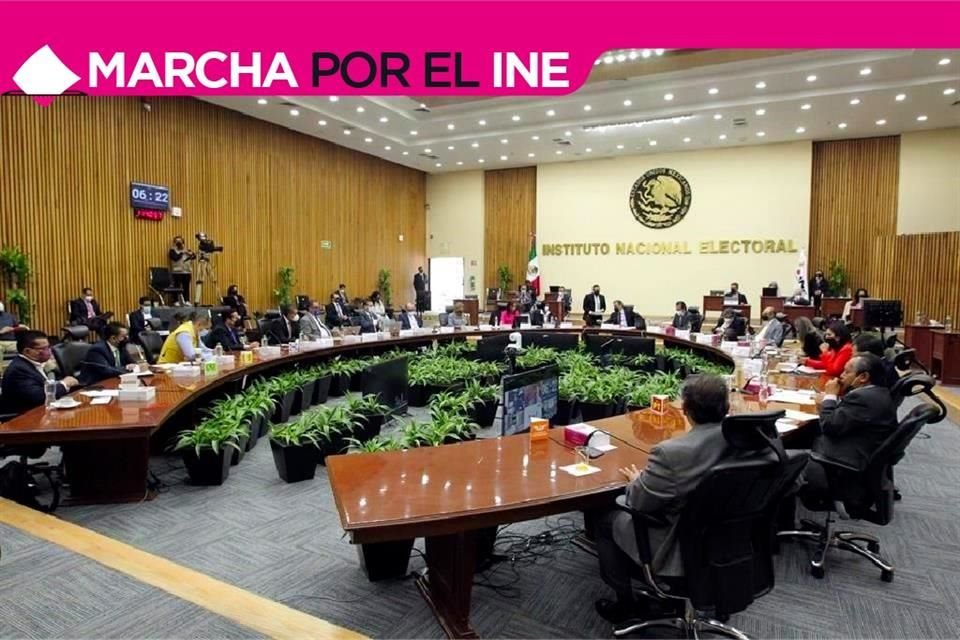 El INE ha contribuido a reforzar la confianza de inversionistas en México, lo que es fundamental para acuerdos comerciales, afirmó el CCE.