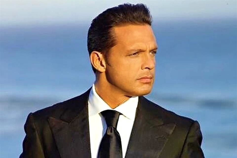 Luis Miguel habría dejado 'plantada' a Paloma en España para volver a Miami y reconciliarse con su ex pareja, Mollie Gould, de 22 años.