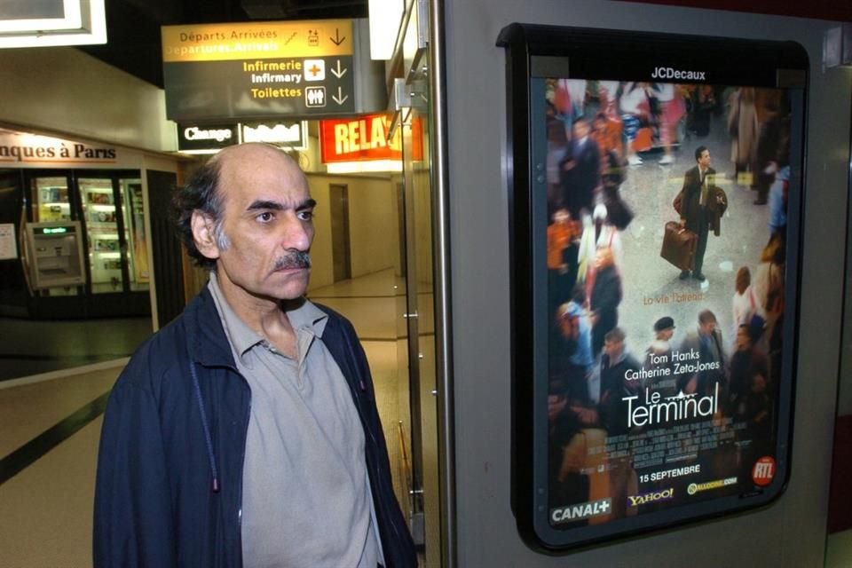 Mehran Karimi Nasseri, iraní que vivió en un aeropuerto de París e inspiró la película de Steven Spielberg, 'La Terminal', murió este sábado