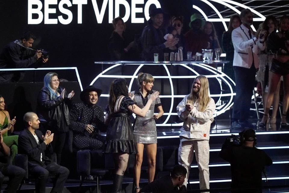 Swift fue la principal ganadora de los MTV Europe Music Awards 2022, que se celebraron este domingo en el PSD Bank Dome en Düsseldorf, Alemania.