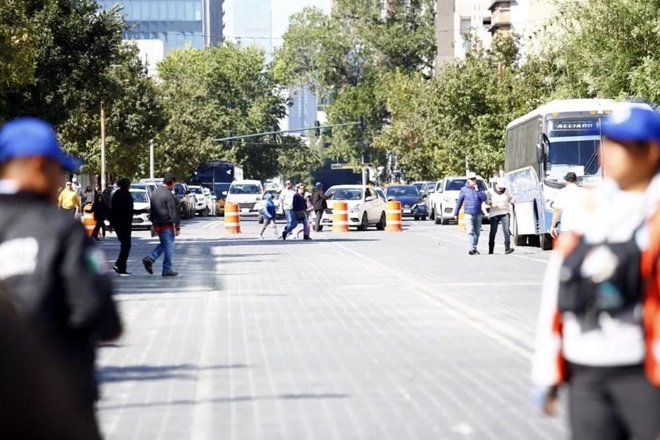 Tránsito de Monterrey aplicó un operativo ante la marcha.