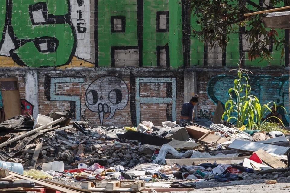 Anteriormente, el lugar era un autolavado; ahora son ruinas habitadas por personas en situación de calle y adictos.