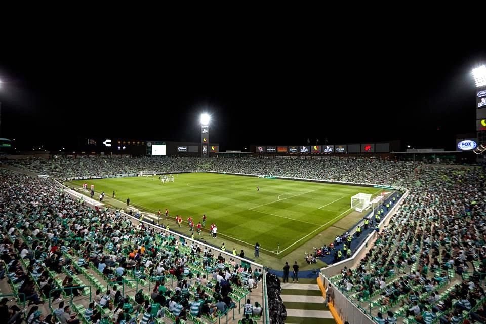 El Estadio Corona recibió a 13 mil 132 aficionados.