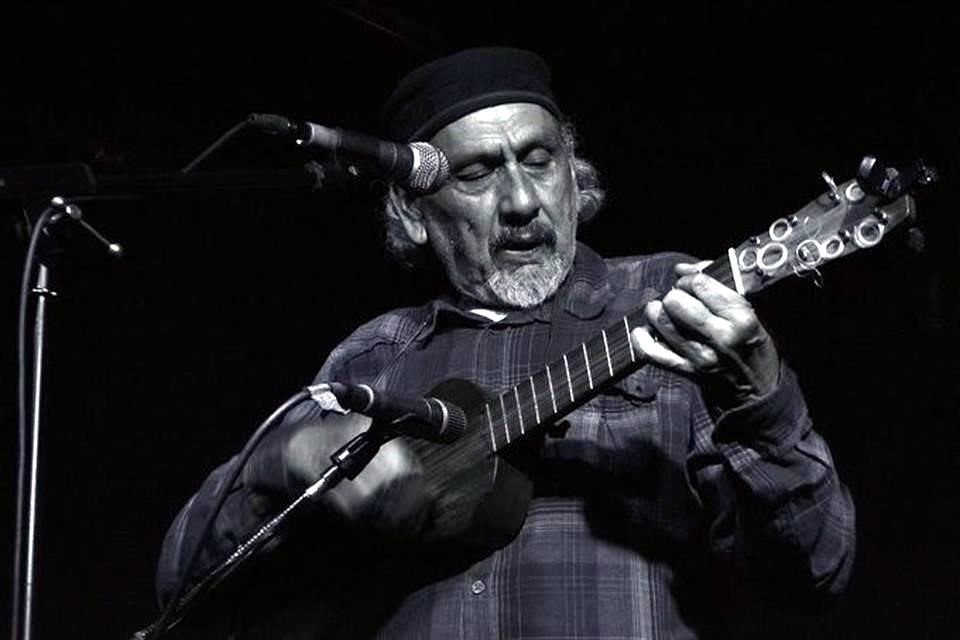 El cantautor Roberto González, figura emblemática del movimiento rupestre, del rock mexicano y de la contracultura, falleció a los 68 años.