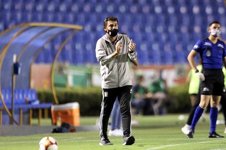 Roberto Medina busca además el primer bicampeonato para Tigres Femenil.