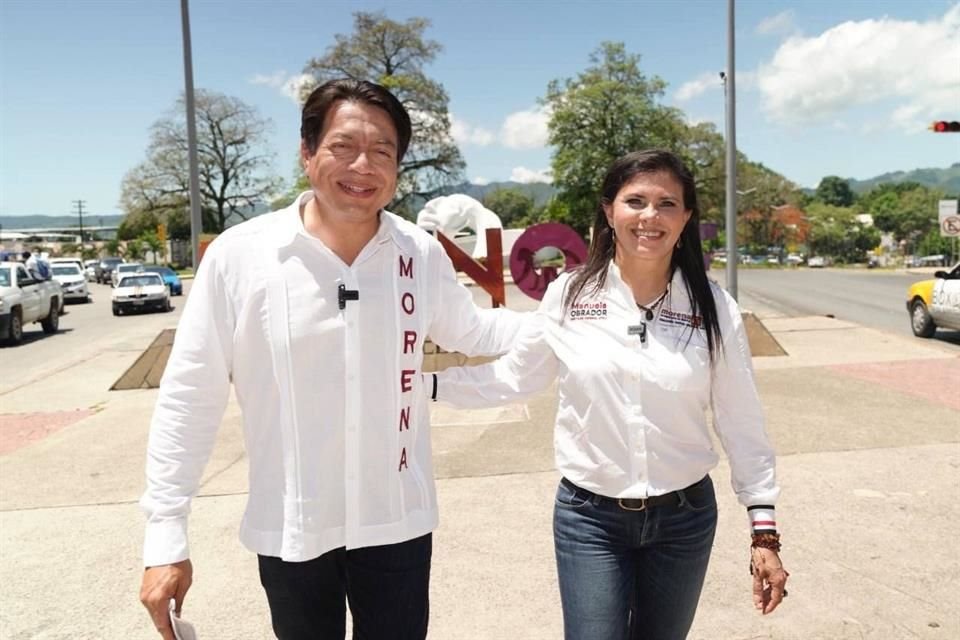 Mario Delgado y Manuela del Carmen Obrador.