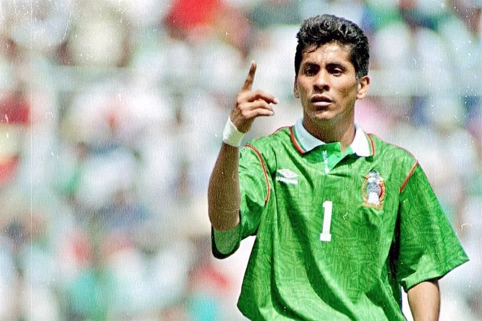 Jorge Campos fue un ídolo en el Tri y marcó época gracias a su juego y sus vistosos uniformes.