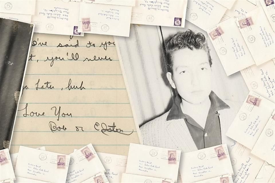 En una subasta, vendieron la colección de cartas de amor que Bob Dylan escribió a una novia, fue adquirida por casi 670 mil dólares.