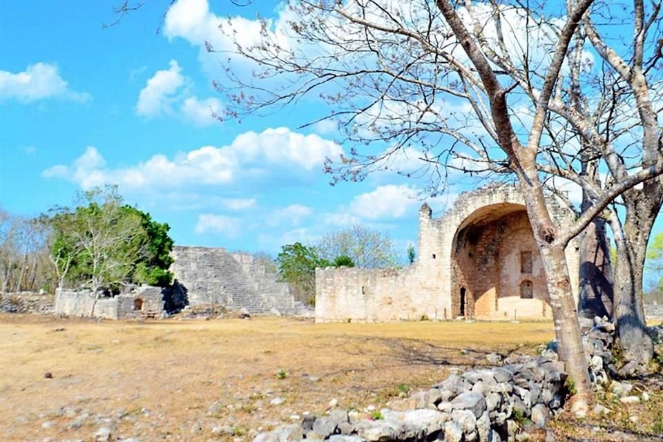 Dzibilchaltún es una zona arqueológica que atrae con su historia escrita en piedras; está a solo 20 minutos de Progreso, Yucatán.