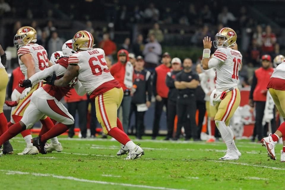 Jimmy Garoppolo tuvo uno de sus mejores juegos en la campaña.