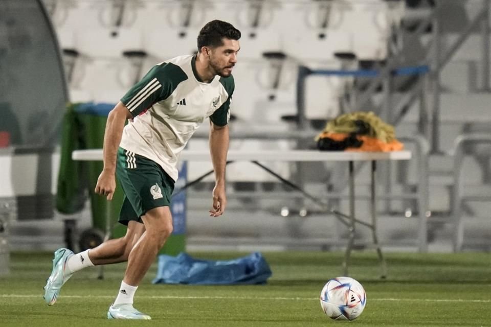 Henry Martín fue el elegido por Gerardo Martino para ser titular ante Polonia.