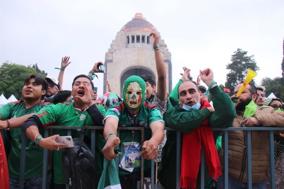 Con sentimientos encontrados, aficionados se dieron cita en el FIFA Fan Fest para apoyar a la Selección Mexicana en su debut de Qatar 2022.