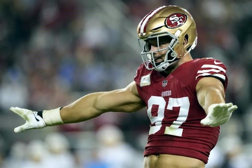 Nick Bosa se fue contento del Estadio Azteca.