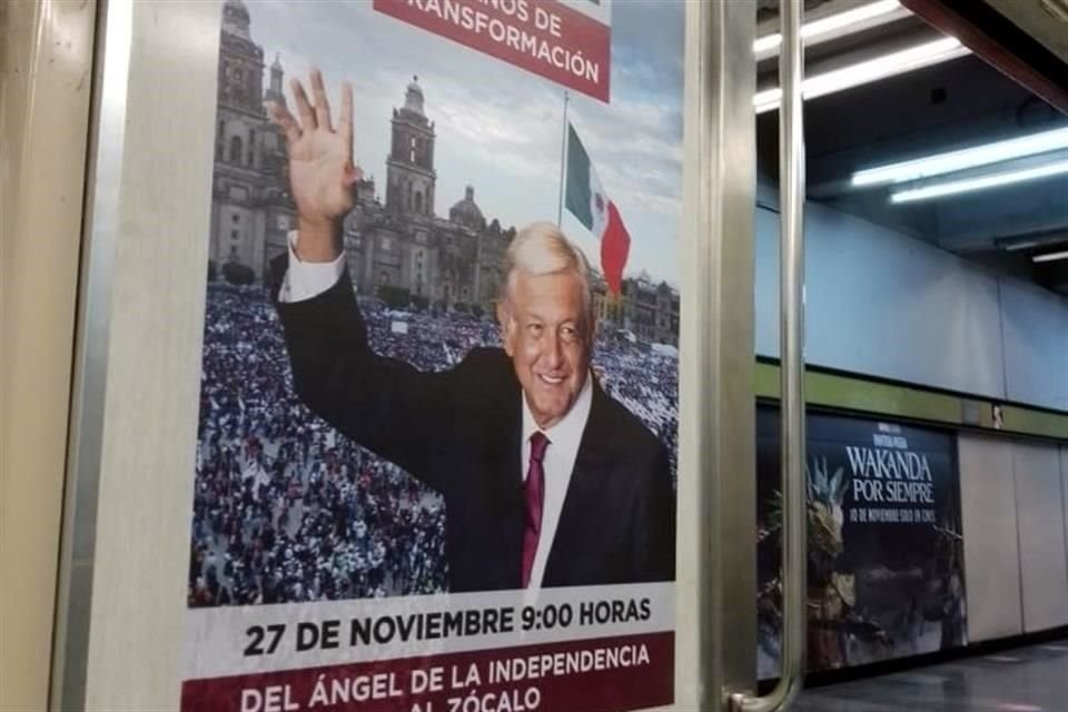 Publicidad para promover contramarcha de AMLO fue colocada en vagones y otros espacios del Metro de la CDMX.