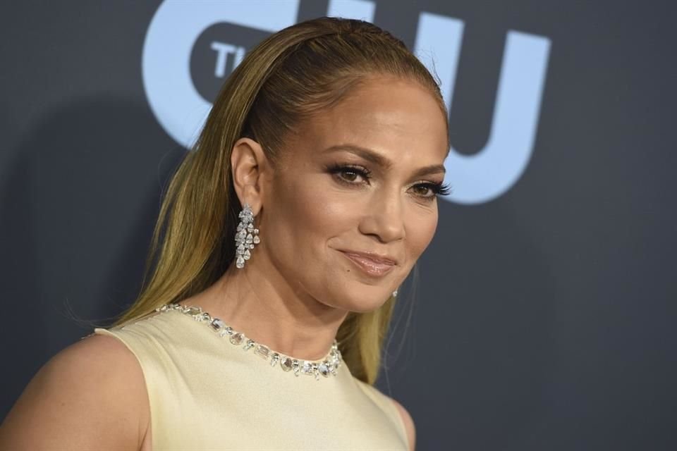 Las redes sociales de Jennifer Lopez se 'apagaron' este martes, ha generado especulaciones sobre un nuevo proyecto.