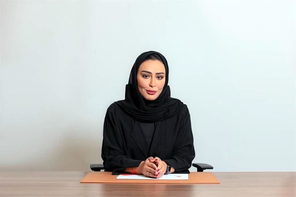 'Creemos en la cultura', dice Khoula Al Mujaini, directora de Ferias y Festivales de la Autoridad del Libro de Sharjah.