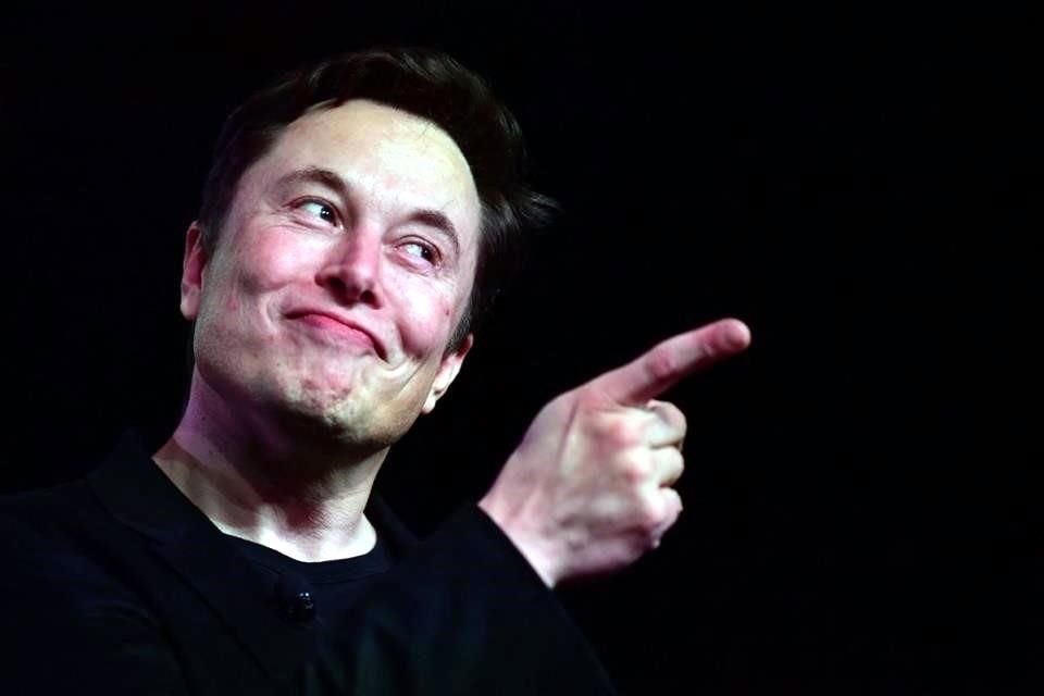 Elon Musk dijo que dirigirá los equipos de software y servidores de Twitter una vez que encuentre a alguien que lo reemplace como director general.