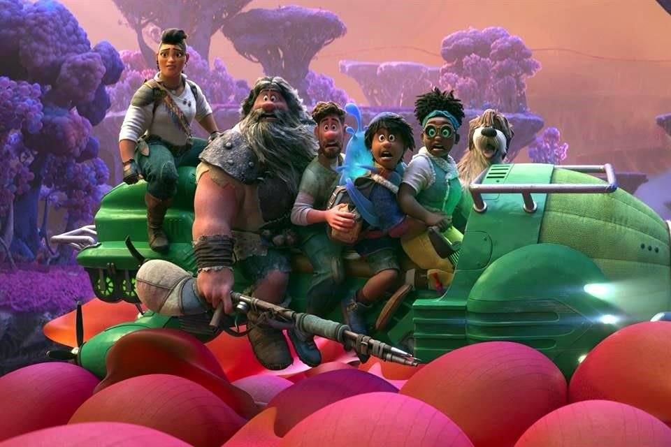 Disney le apuesta a los temas de actualidad en 'Un Mundo Extraño, su nueva película animada que ya está en cartelera.