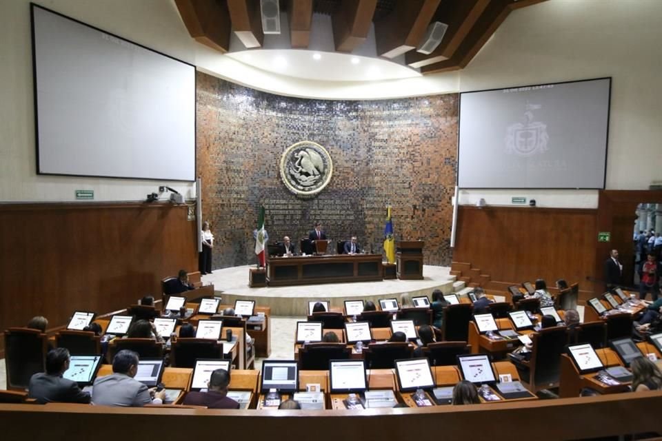 El Congreso autorizó gastar un millón 183 mil pesos en cursos que van desde la inteligencia emocional hasta el manejo de Excel.