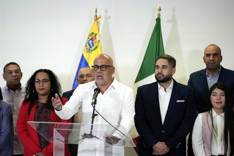 El jefe negociador del gobierno venezolano, Jorge Rodríguez, reiteró a la prensa que uno de los objetivos de esta ronda es 'firmar con un sector de la oposición venezolana un amplio acuerdo social'.