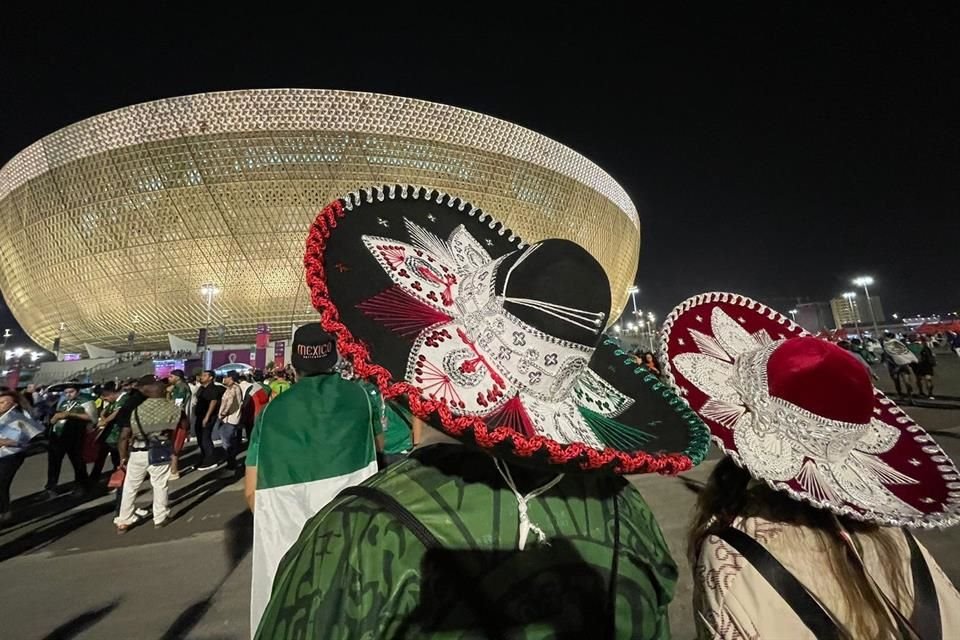 No podían faltar los sombreros de mariachi.