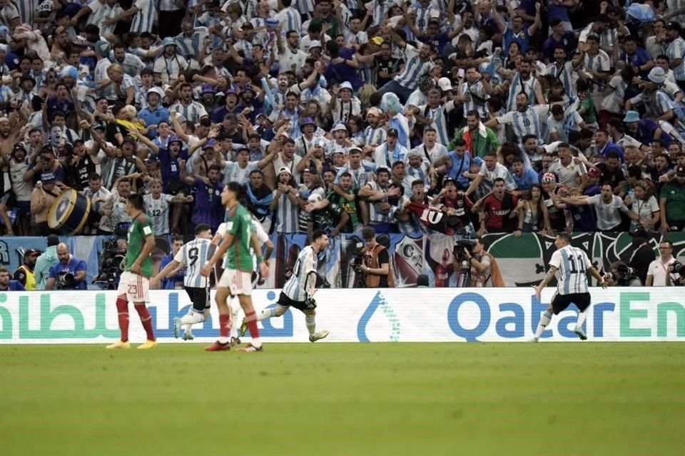 Messi anotó el primer gol en el triunfo de Argentina sobre México.