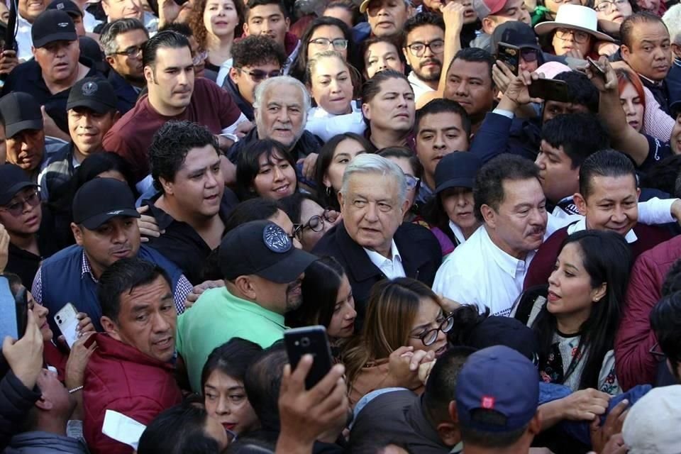 As fue el arribo del Presidente Andrs Manuel Lpez Obrador al ngel de la Independencia.