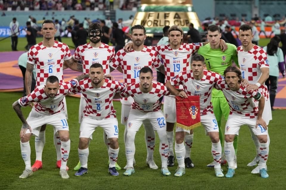 Livakovic, Juranovic, Lovren, Gvardiol, Sosa, Kovacic, Brozovic, Modric, Livaja, Perisic y Kramaric, fueron la alineación inicial de Croacia.