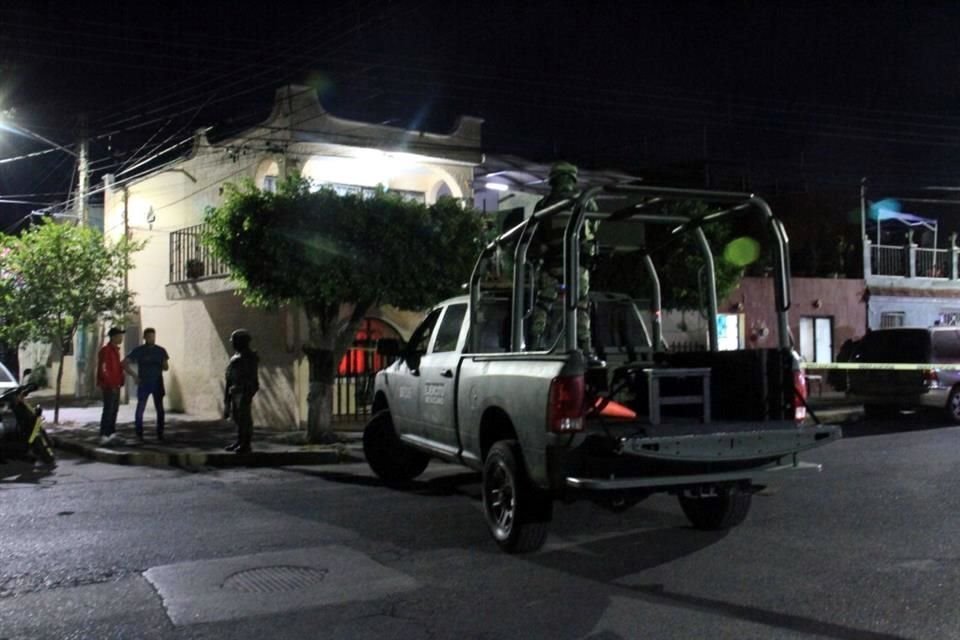 Cuando volvía de la tienda, un hombre fue agredido de un balazo en la cara y perdió la vida en la Colonia Echeverría, en Guadalajara.