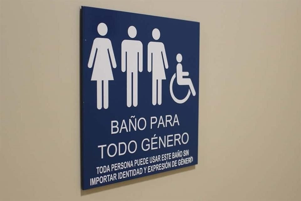 Universidades capitalinas y estatales habilitan servicios sanitarios sin distincin de gnero en apoyo a la diversidad.