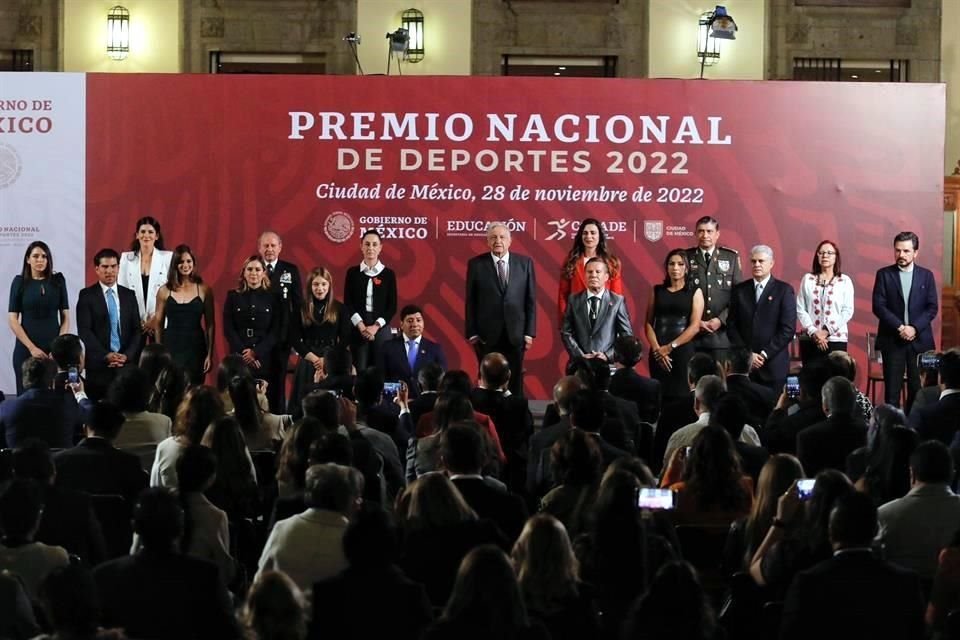 A la ceremonia estuvo ausente Sergio Pérez.