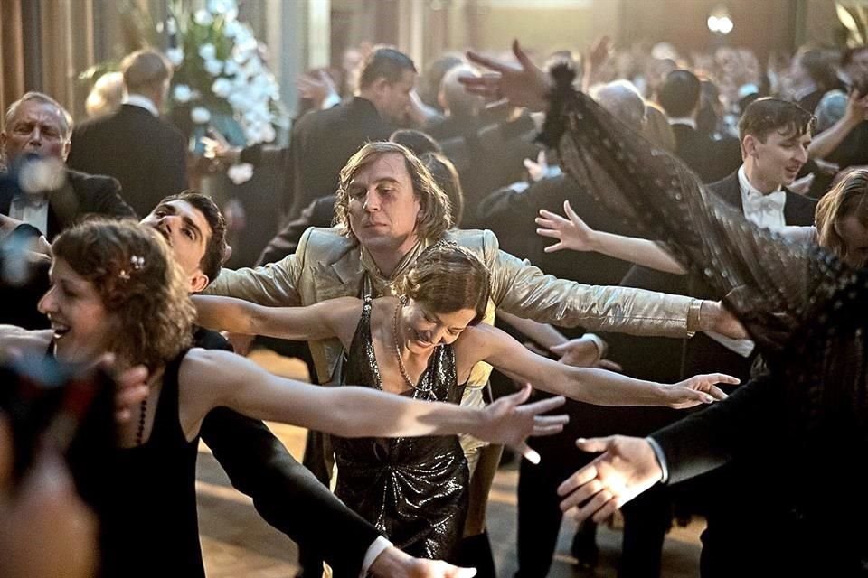 Vuelve la superproducción noir 'Babylon Berlin', que se verá en Europa Europa, con una Alemania cada vez más cerca de sucumbir al nazismo.