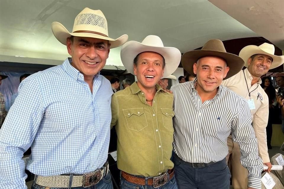 Salvador Zamora (izq. a der.), Pablo Lemus y Alberto Esquer, en la más reciente edición de la Expo Ganadera.