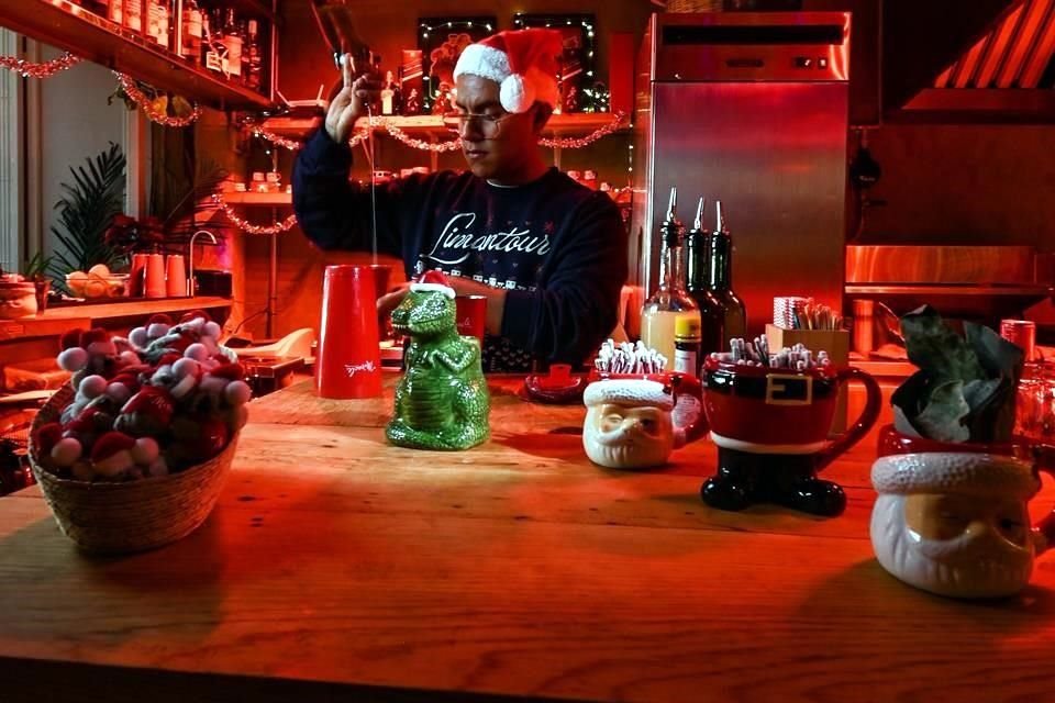 Miracle es un concepto que surgió en 2014 en Nueva York, donde el barista Greg Boehm transformó un rincón de su bar en una barra navideña en la que únicamente se sirvieran cócteles de temporada.