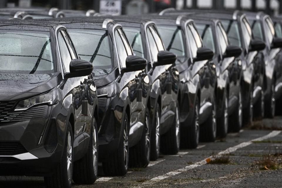 La venta de autos en México creció 15.38 por ciento anual en noviembre.