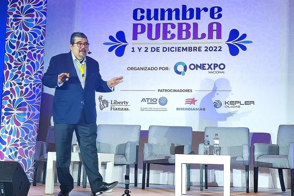 Luis Guillermo Pineda Bernal, comisionado de CRE.