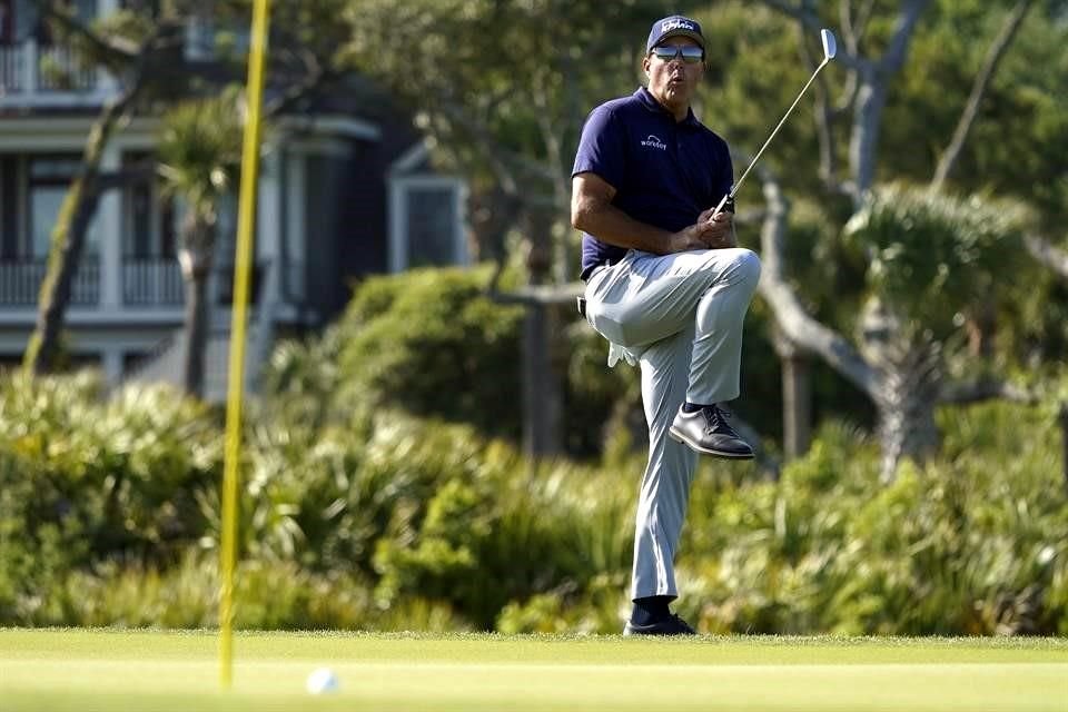 Phil Mickelson se coronó con 50 años, un nuevo récord en la PGA.