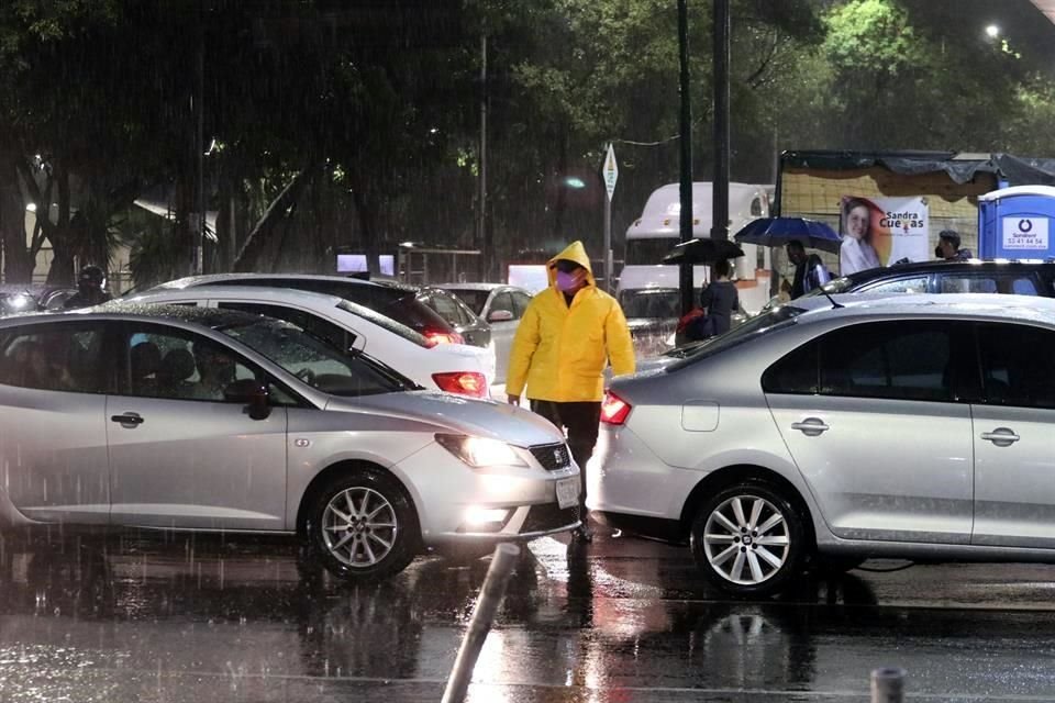 Protección Civil informó que se registra ambiente templado en la CDMX; la lluvia continuará de manera generalizada.