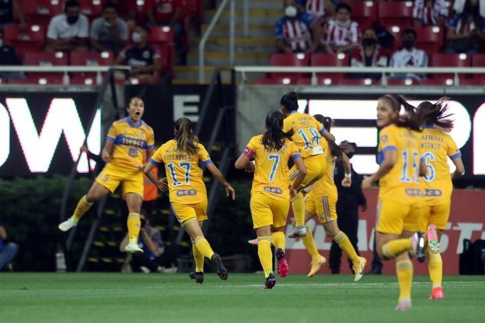 Tigres Femenil se adelantó al 13' con un gol de Stephany Mayor.