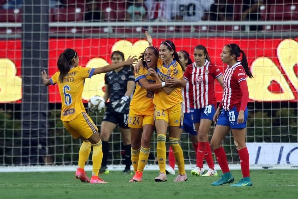 Al 95', Greta Espinoza hizo el agónico gol del triunfo de las felinas.